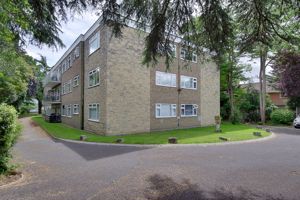 Rear External - click for photo gallery